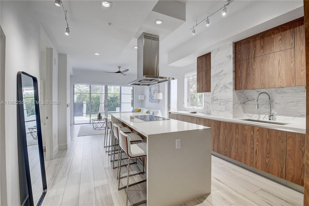 Photo of 155 E Boca Raton Rd #TH1, Boca Raton, FL 33432 (MLS # A11982255)