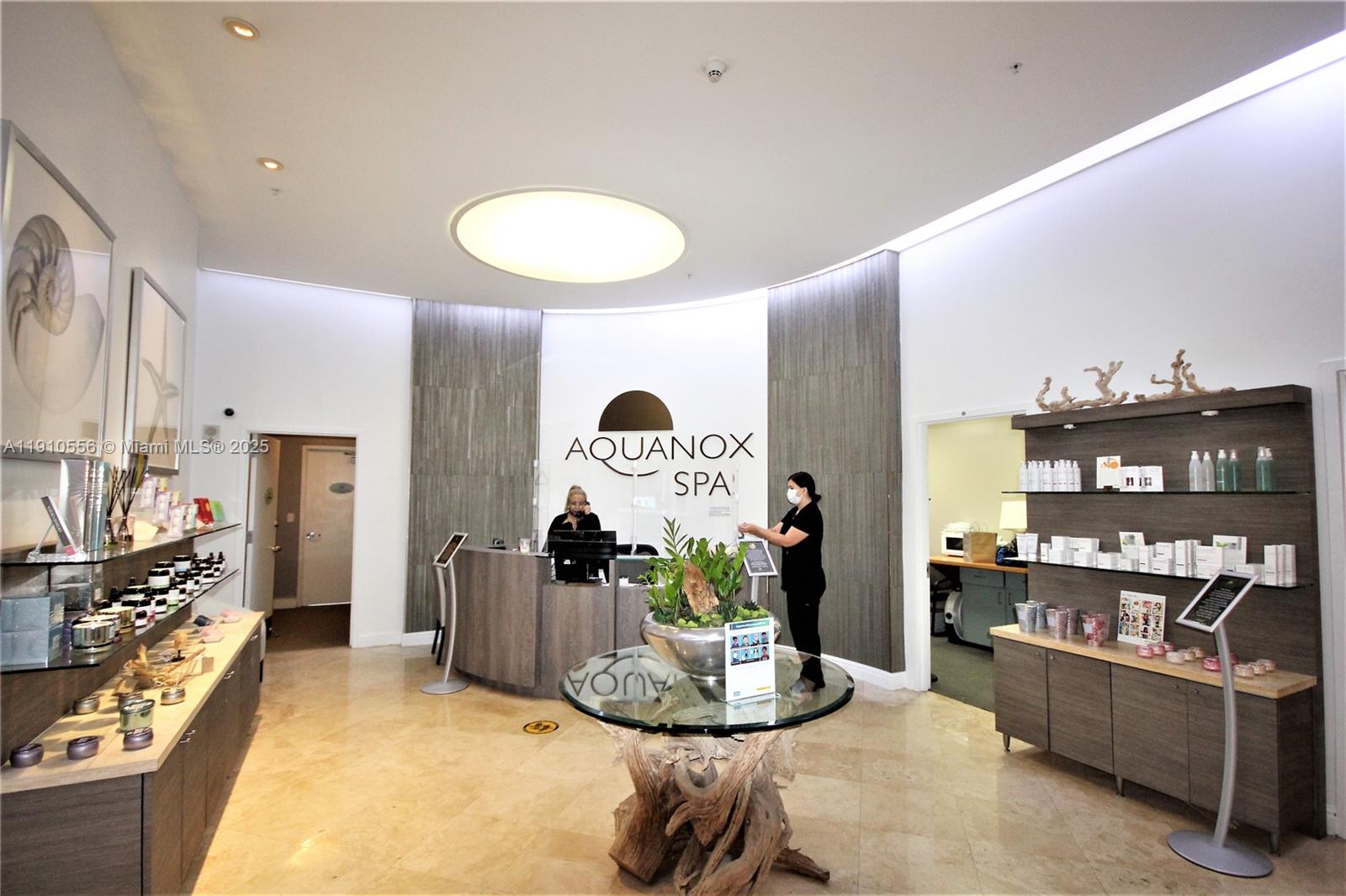 TRUMP INTERNATIONAL SONES - Residential