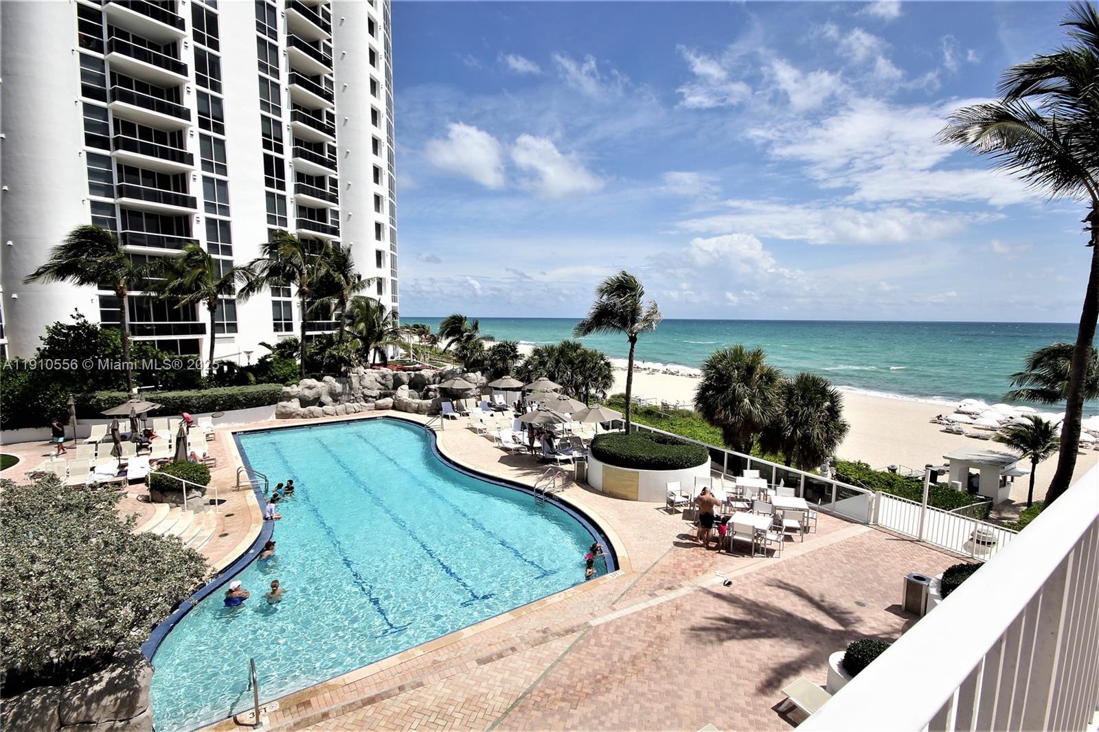 TRUMP INTERNATIONAL SONES - Residential