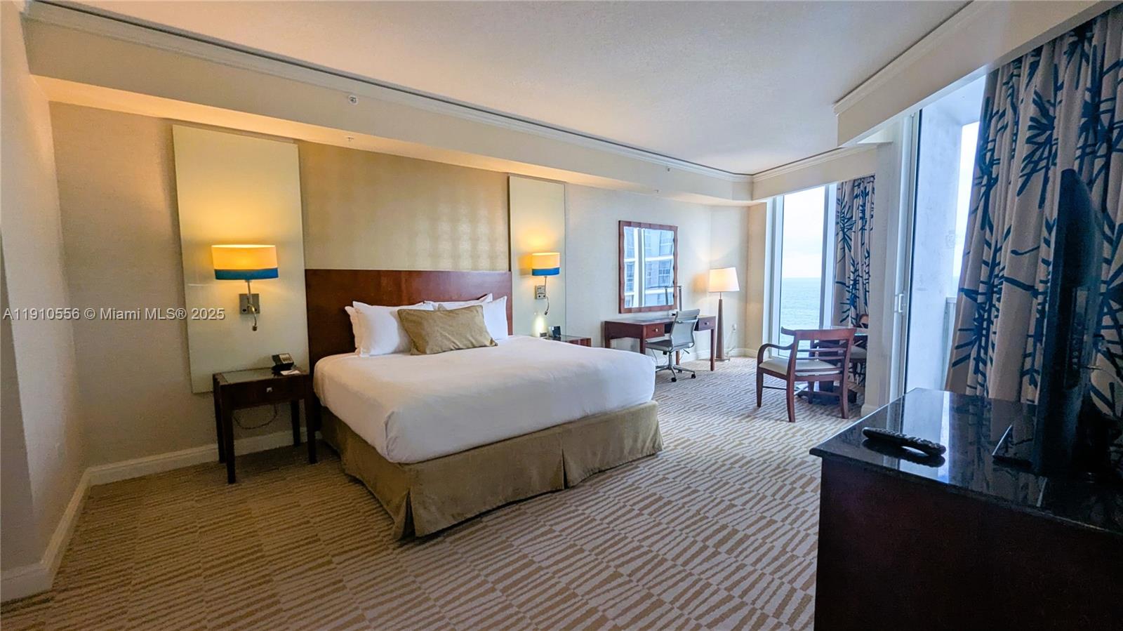 TRUMP INTERNATIONAL SONES - Residential