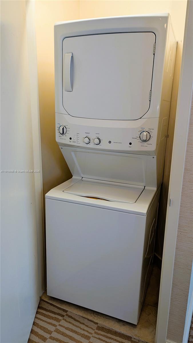 TRUMP INTERNATIONAL SONES - Residential