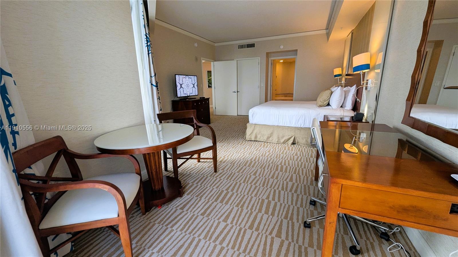 TRUMP INTERNATIONAL SONES - Residential