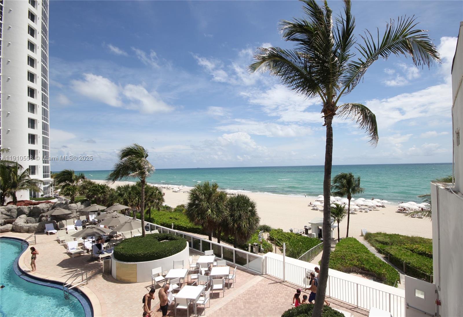 TRUMP INTERNATIONAL SONES - Residential