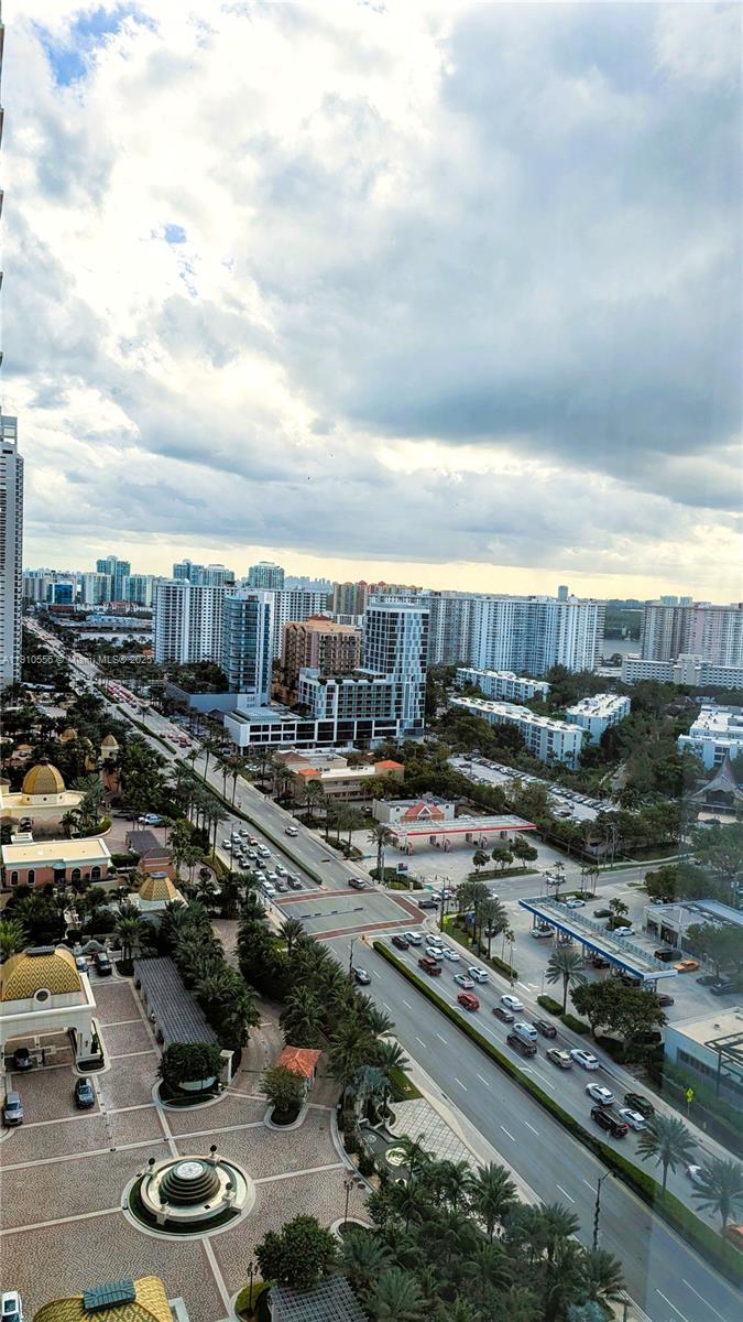 TRUMP INTERNATIONAL SONES - Residential