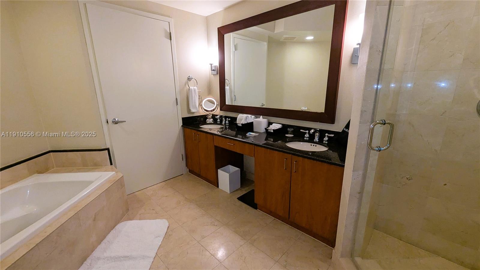 TRUMP INTERNATIONAL SONES - Residential