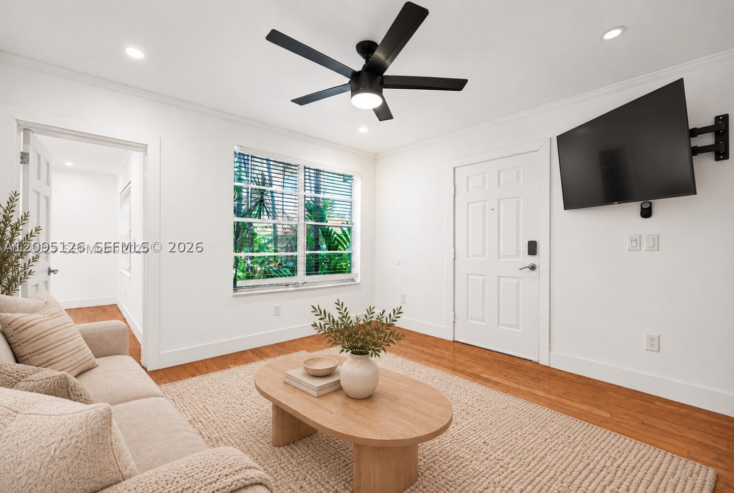 1337 Euclid Ave 106