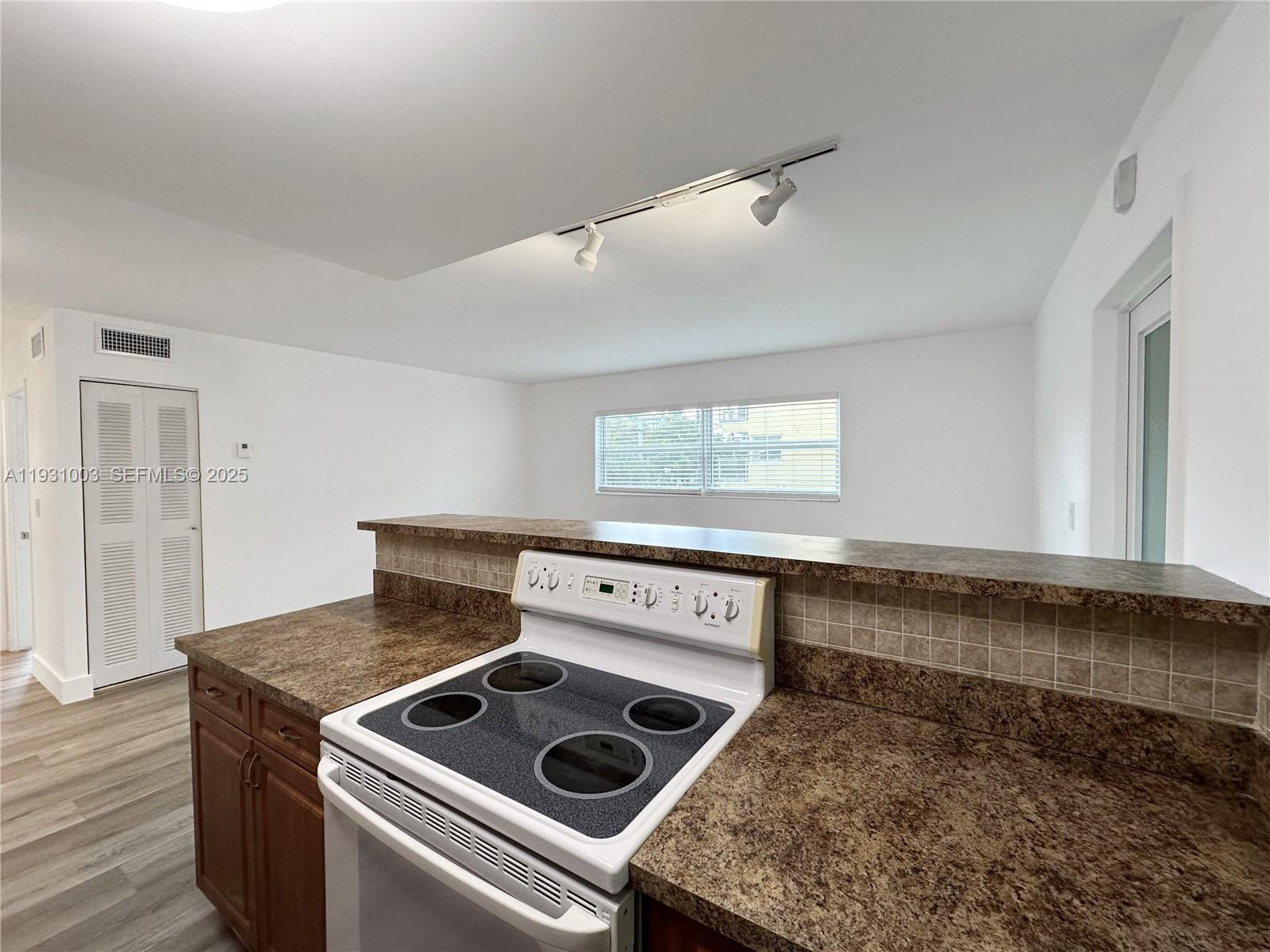 363 WASHINGTON AVE CONDO - Residential Lease
