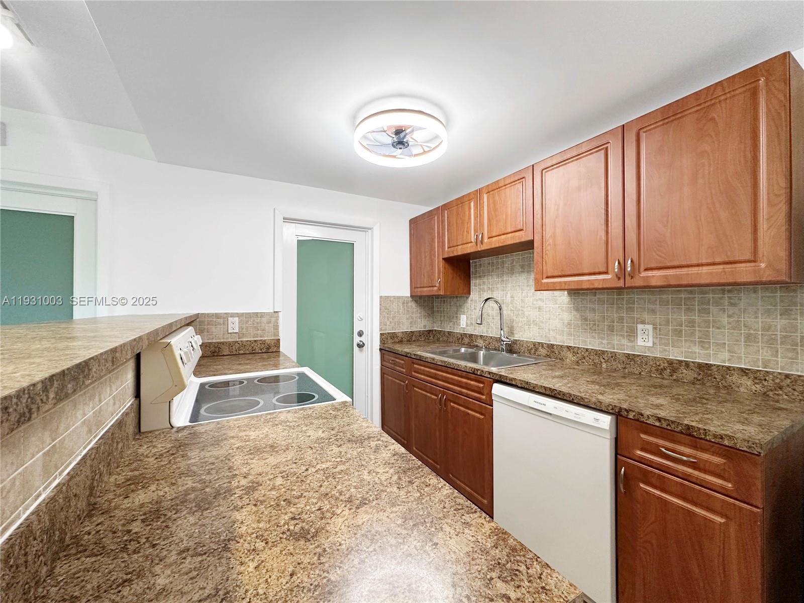 363 WASHINGTON AVE CONDO - Residential Lease