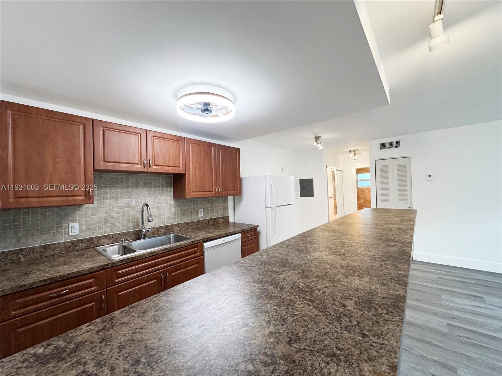 363 WASHINGTON AVE CONDO - Residential Lease