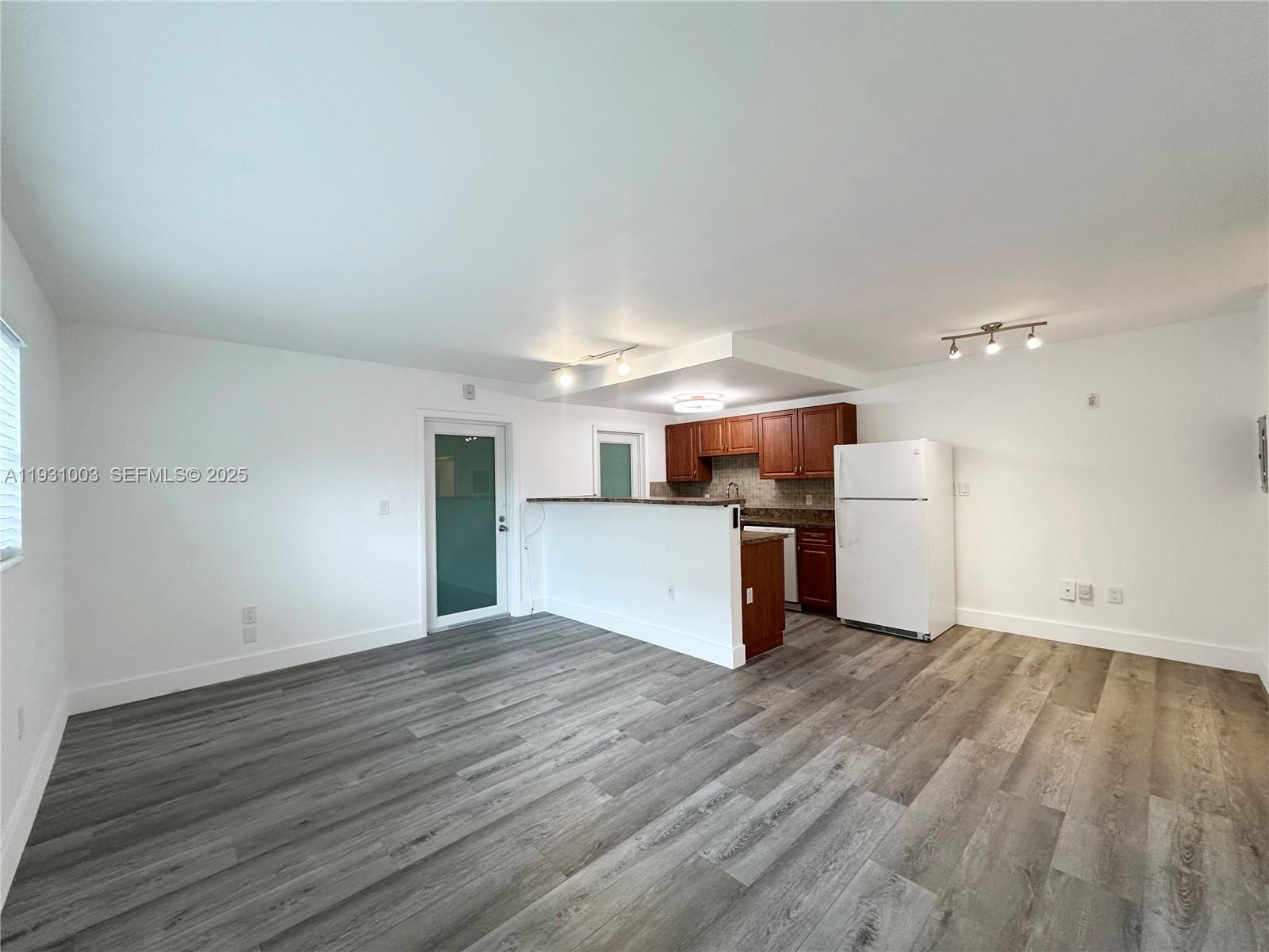 363 WASHINGTON AVE CONDO - Residential Lease