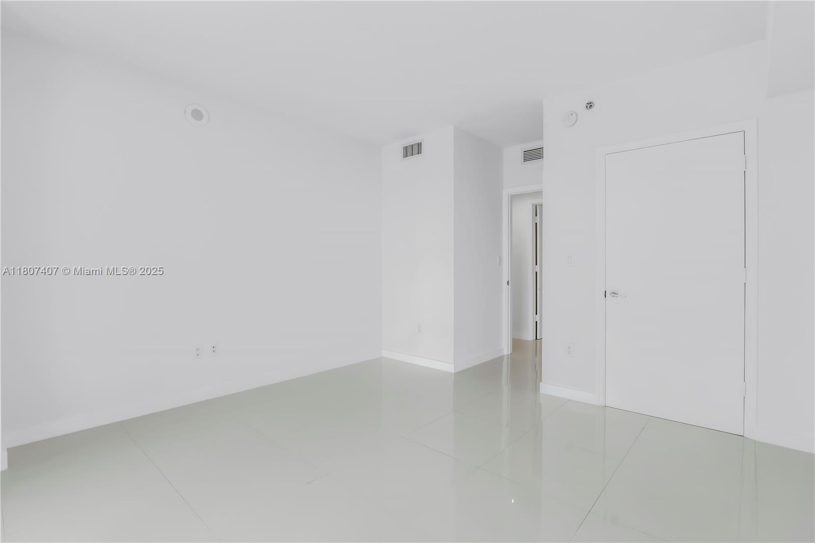 500 BRICKELL EAST CONDO - Residential