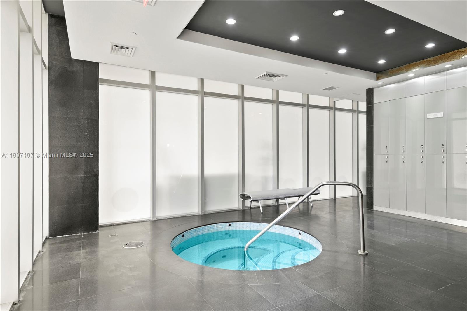 500 BRICKELL EAST CONDO - Residential