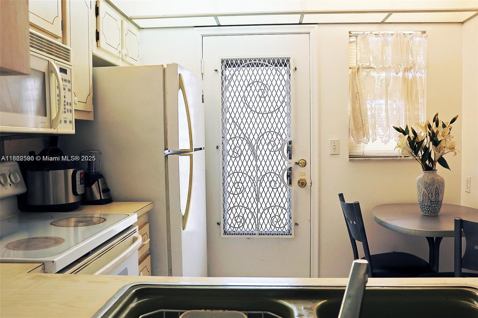 MEADOWBROOK TOWERS CONDO - Residential