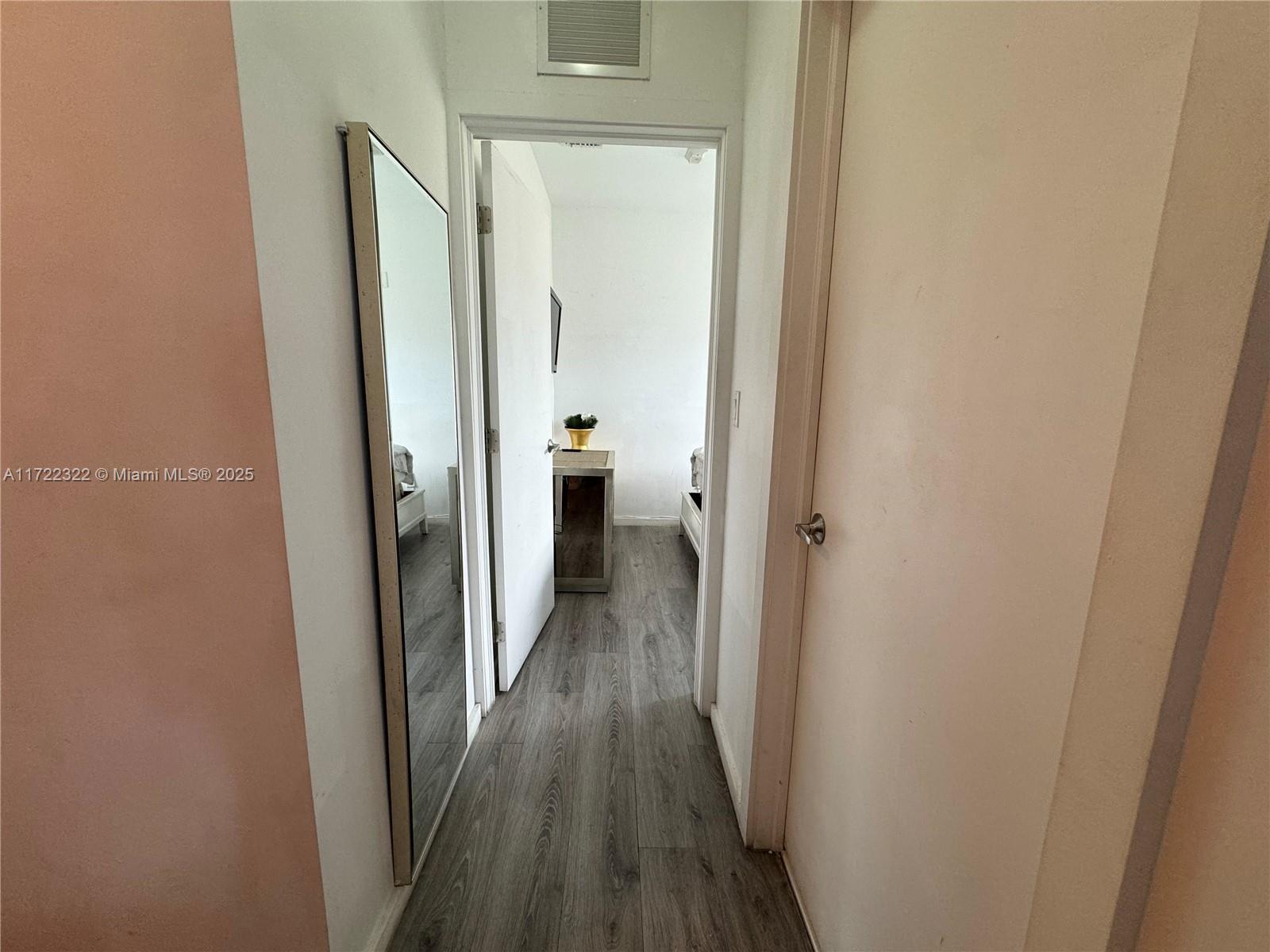 FIRST DECO CONDO - Residential