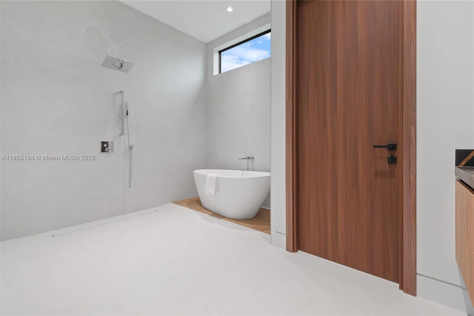 Miami, Florida 33134, United States, 5 Bedrooms Bedrooms, ,6 BathroomsBathrooms,Residential,Active,189637