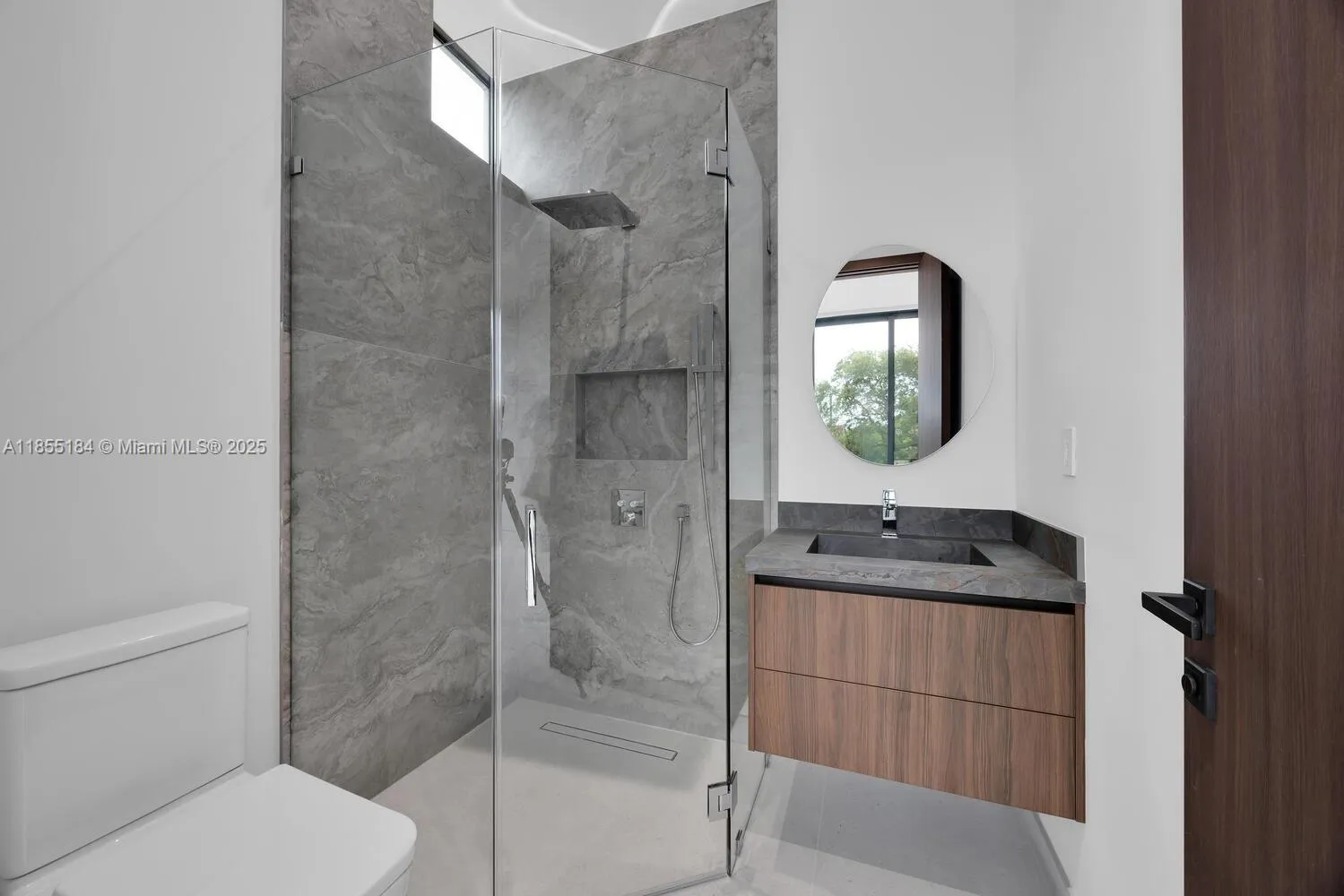 Miami, Florida 33134, United States, 5 Bedrooms Bedrooms, ,6 BathroomsBathrooms,Residential,Active,189637