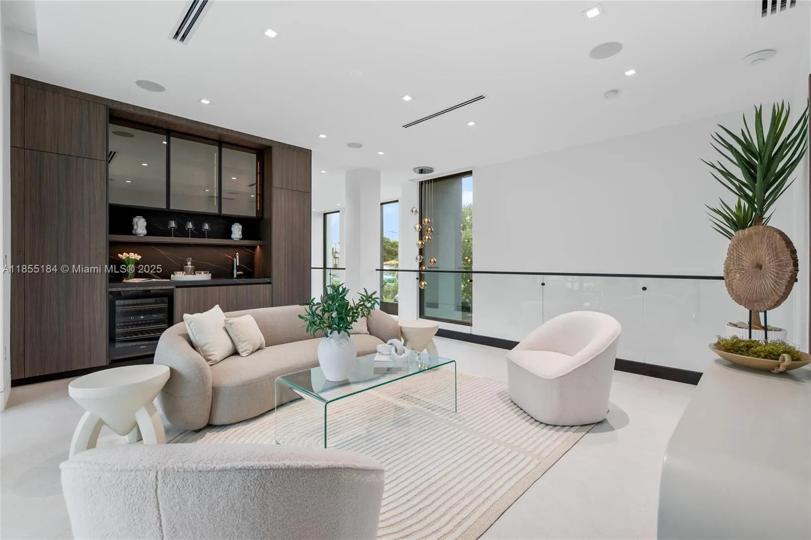 Miami, Florida 33134, United States, 5 Bedrooms Bedrooms, ,6 BathroomsBathrooms,Residential,Active,189637