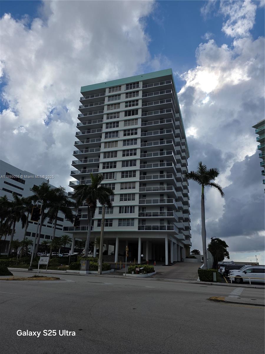 SEA AIR TOWERS CONDO - Residential Lease