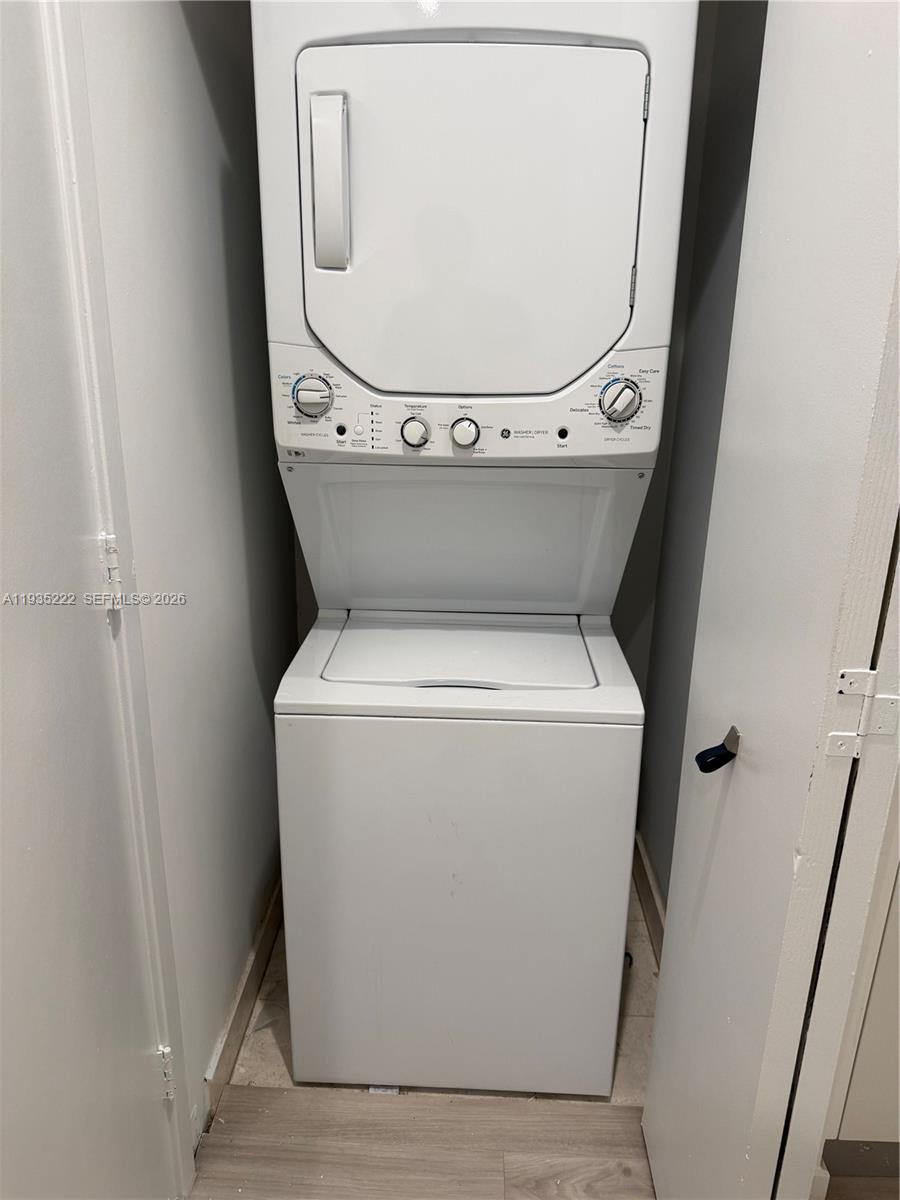 CARBONELL CONDO - Residential