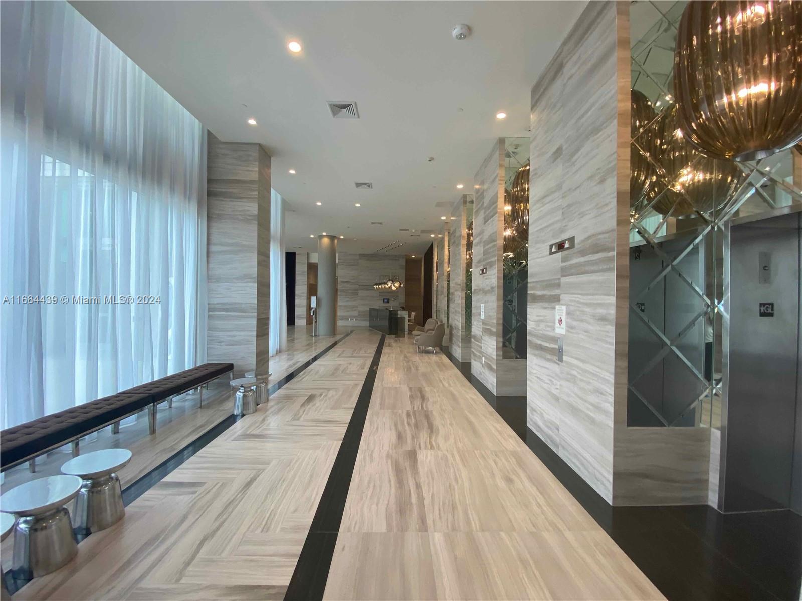 METROPICA NORTH TOWER ONE - Residential