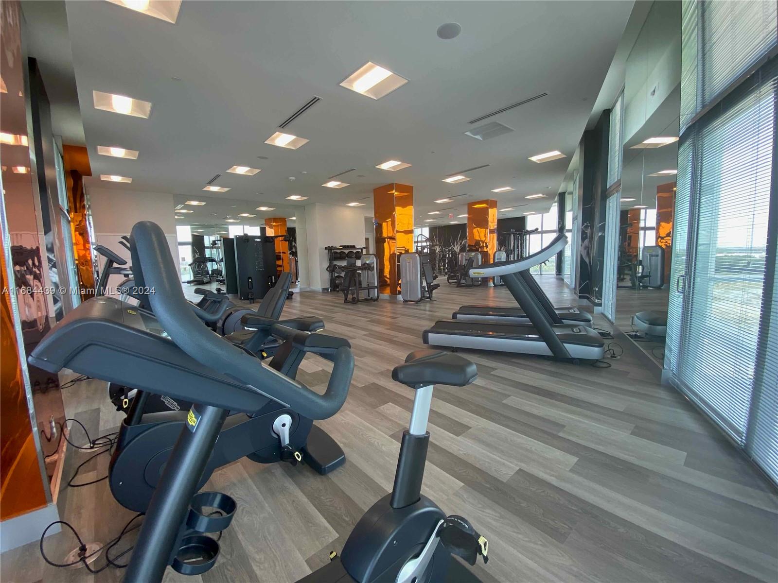 METROPICA NORTH TOWER ONE - Residential