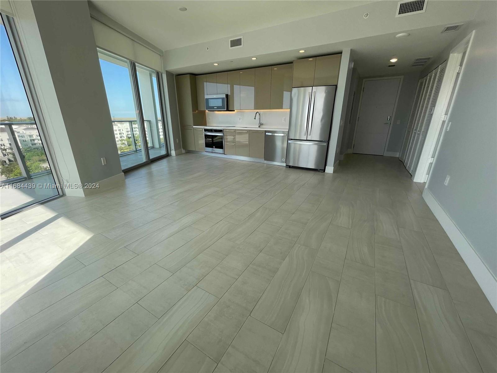 2000 Metropica Way 804