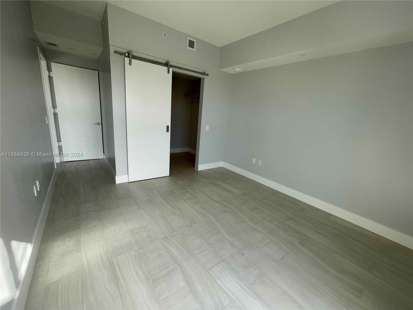 METROPICA NORTH TOWER ONE - Residential