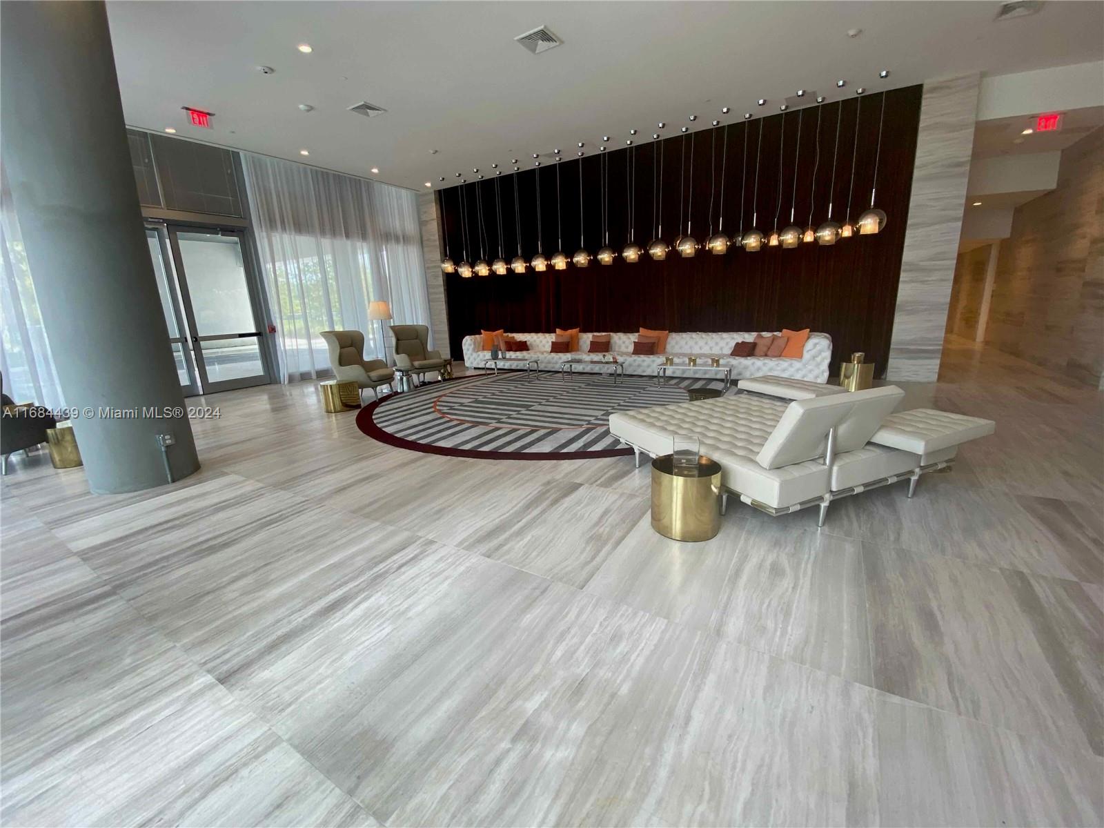 METROPICA NORTH TOWER ONE - Residential