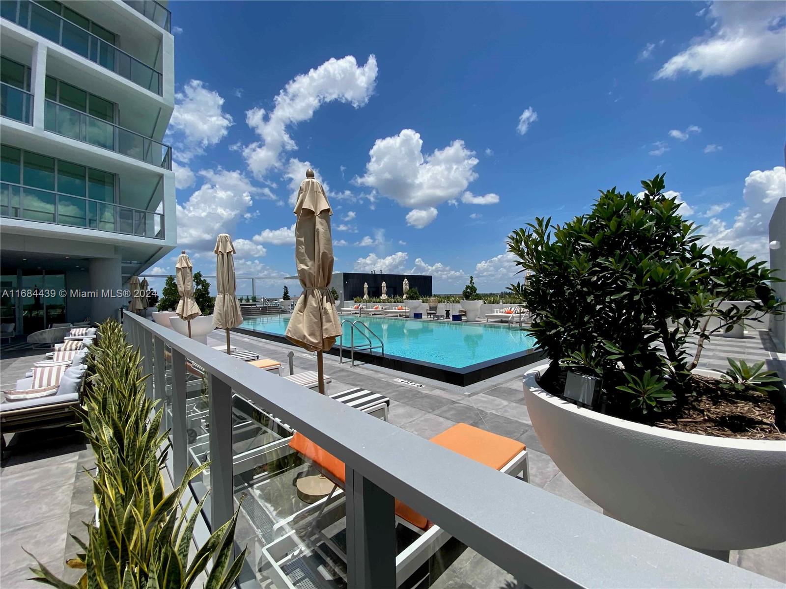 METROPICA NORTH TOWER ONE - Residential