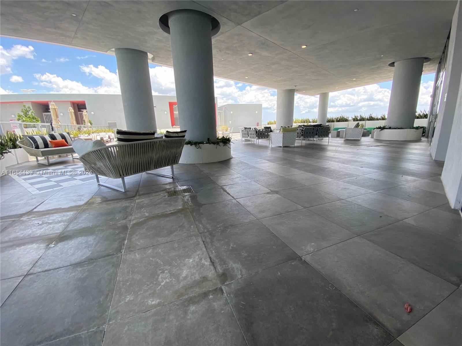 METROPICA NORTH TOWER ONE - Residential