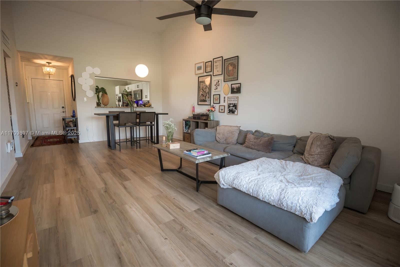885 Sw 113th Way 885, Pembroke Pines, Miami-Dade County, Florida - 2 Bedrooms  
2 Bathrooms - 