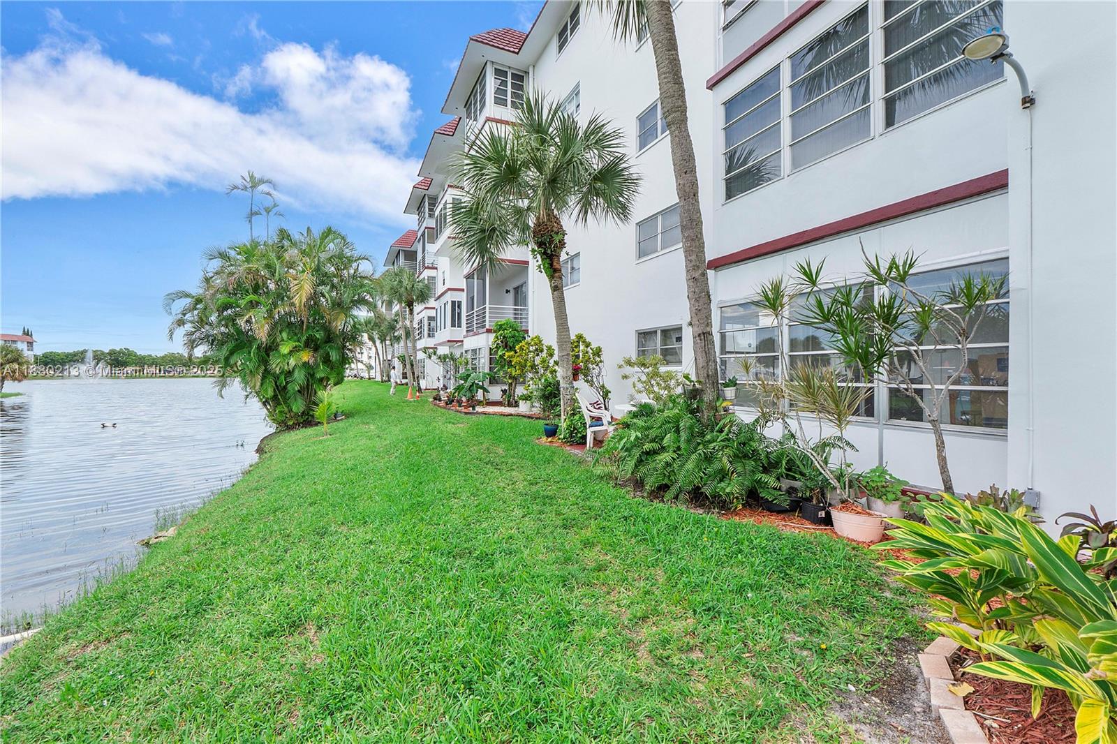 CASTLE APARTMENTS 14 COND - Residential