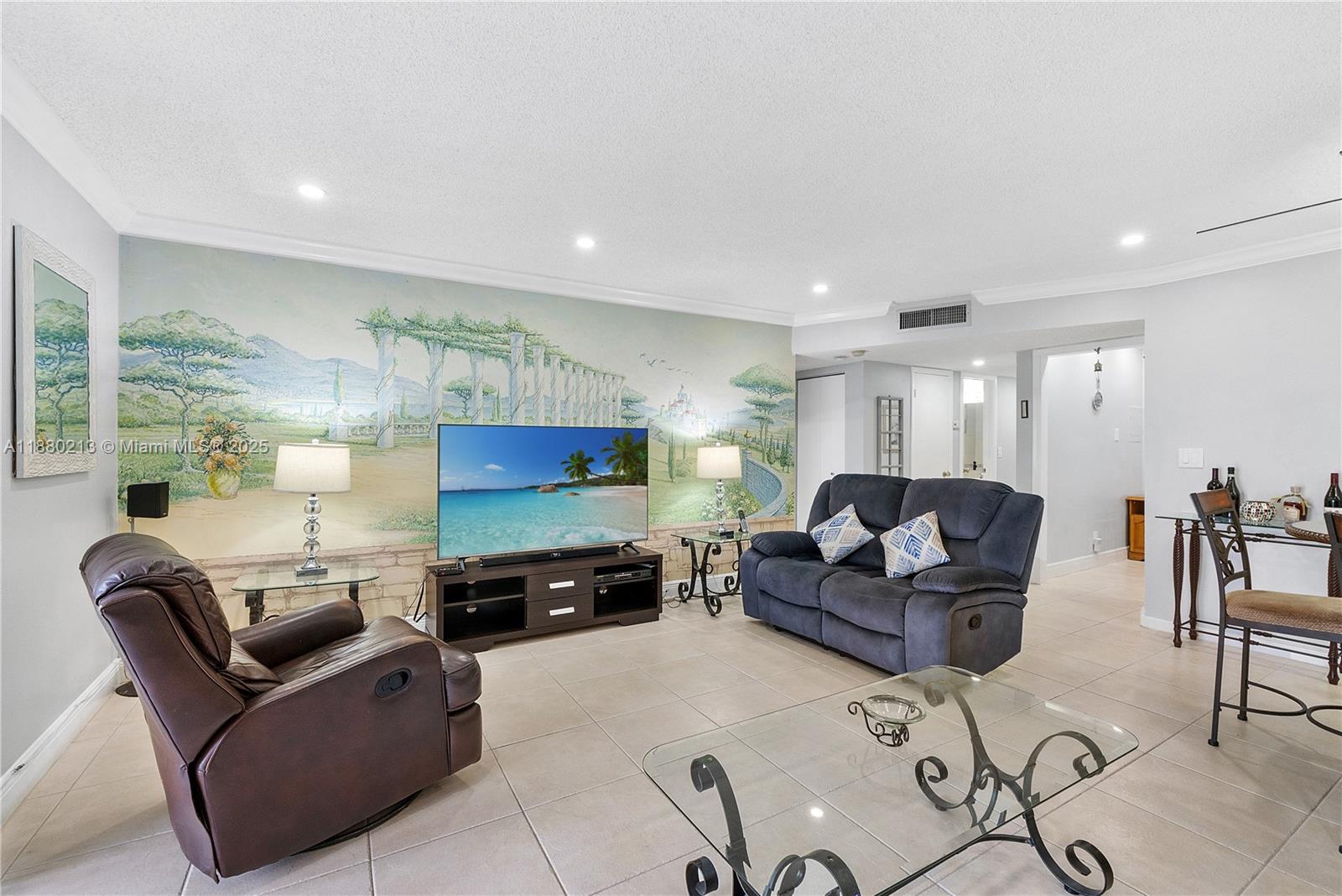 CASTLE APARTMENTS 14 COND - Residential