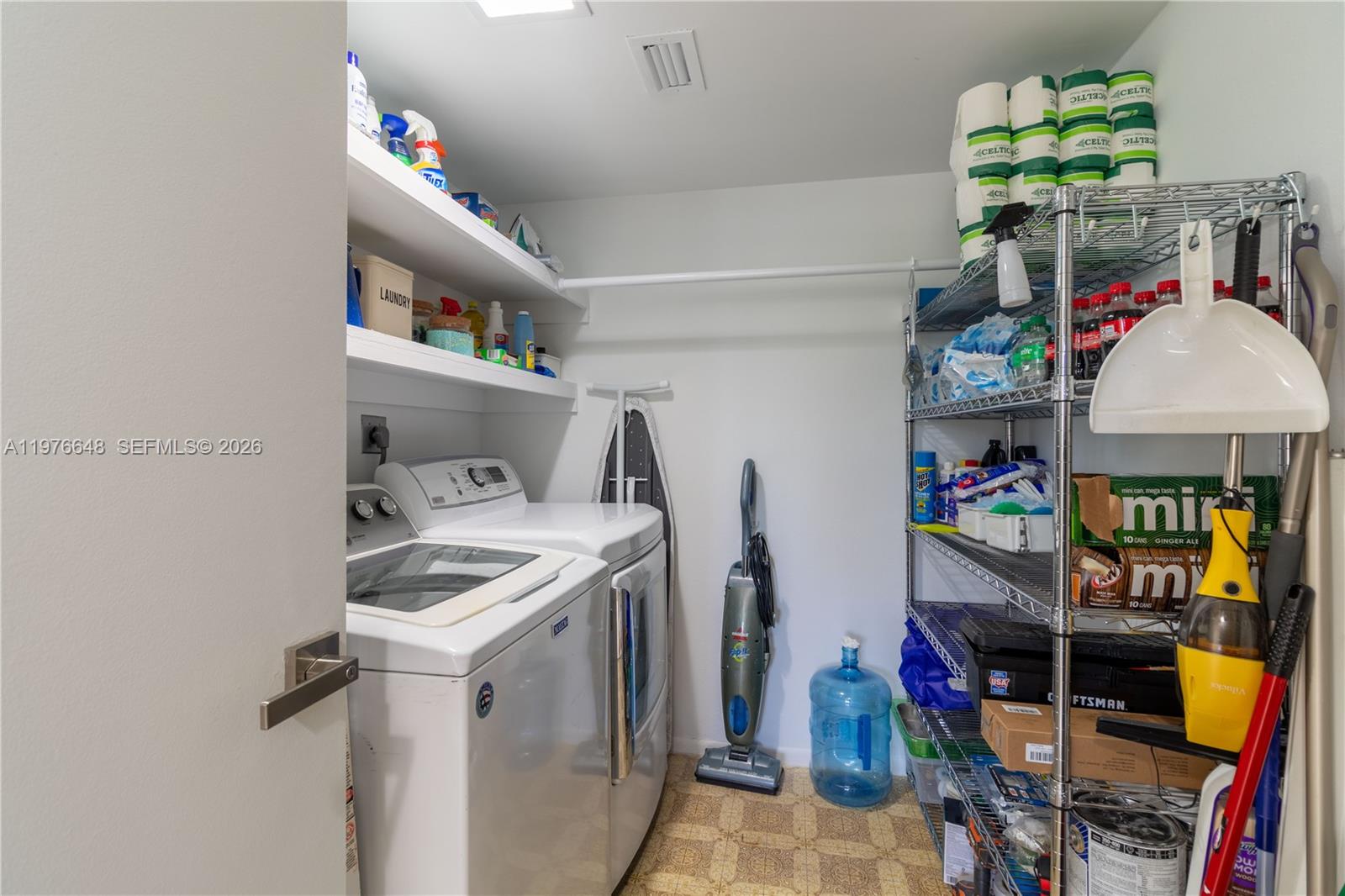 THE PALMS OF BAY BEACH - Residential Lease