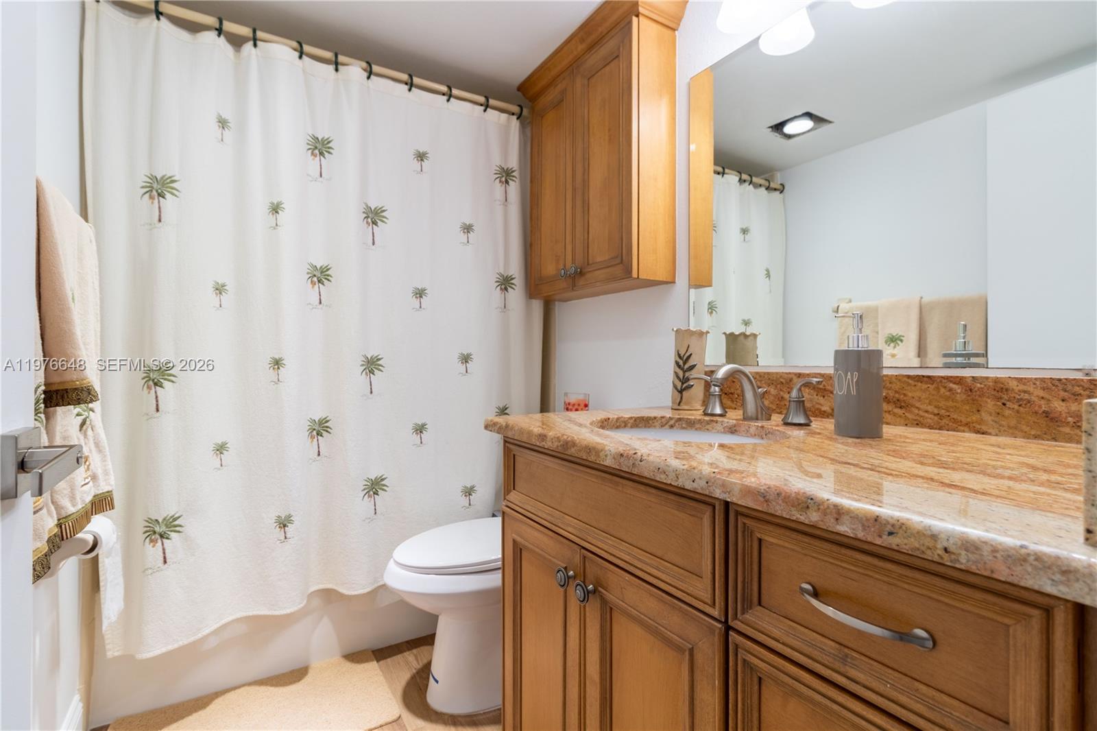 THE PALMS OF BAY BEACH - Residential Lease