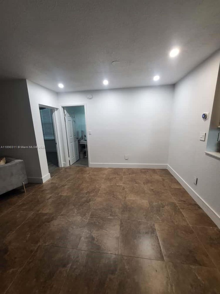 Beautiful 3/2 in excellent location totally remodeled unit floors, bathrooms, new appliances washer, dryer new AC turnkey move in ready. Area has many restaurants, great school district and close to highways. Wont last