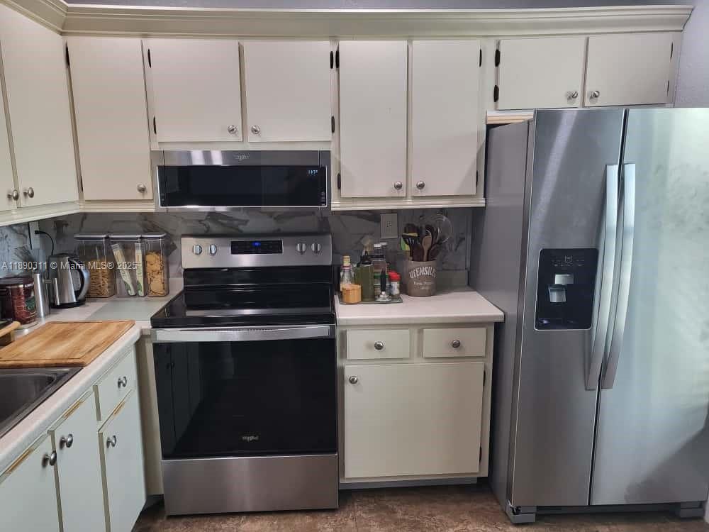PIERPOINTE EAST CONDO ONE - Residential Lease