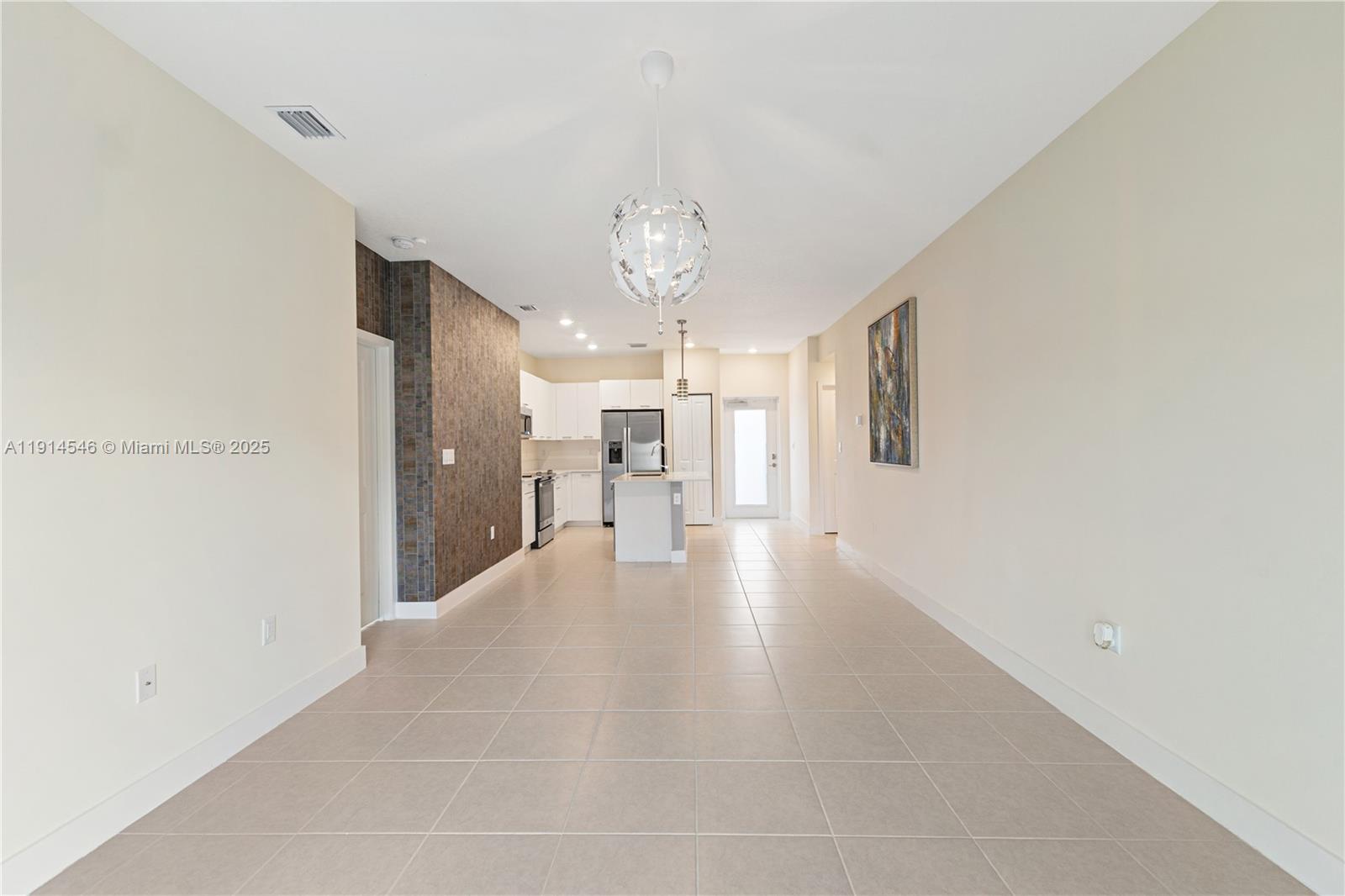 DOWNTOWN DORAL SOUTH PHAS - Residential