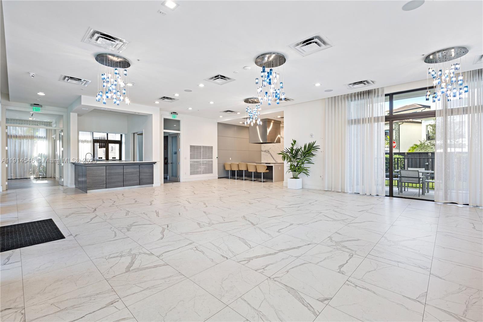 DOWNTOWN DORAL SOUTH PHAS - Residential