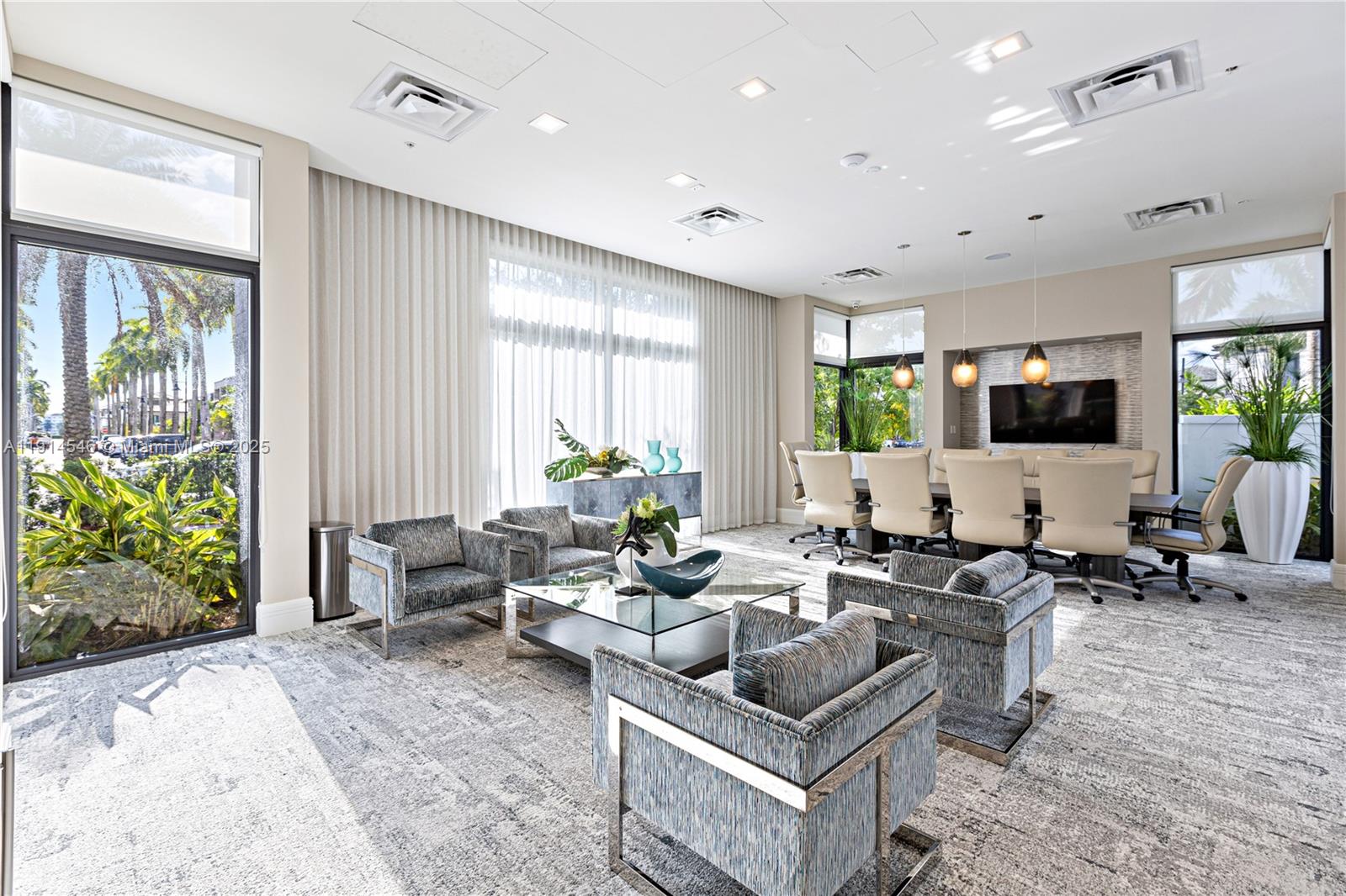 DOWNTOWN DORAL SOUTH PHAS - Residential