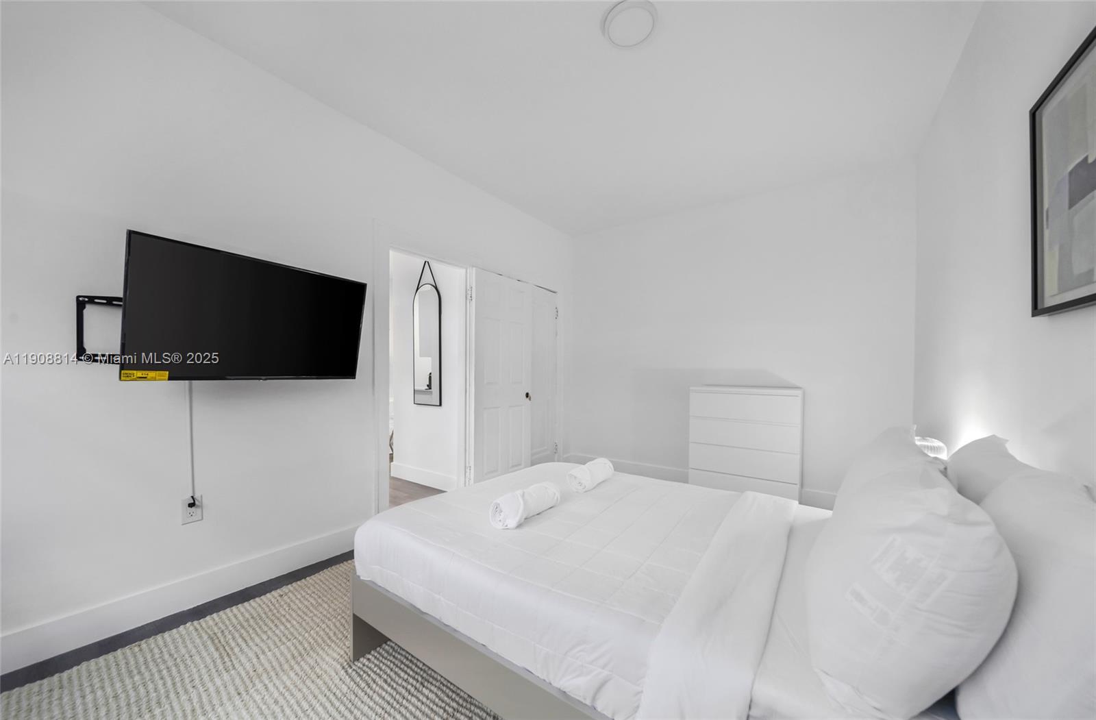 LAWRENCE ESTATE LAND CO - Residential Lease