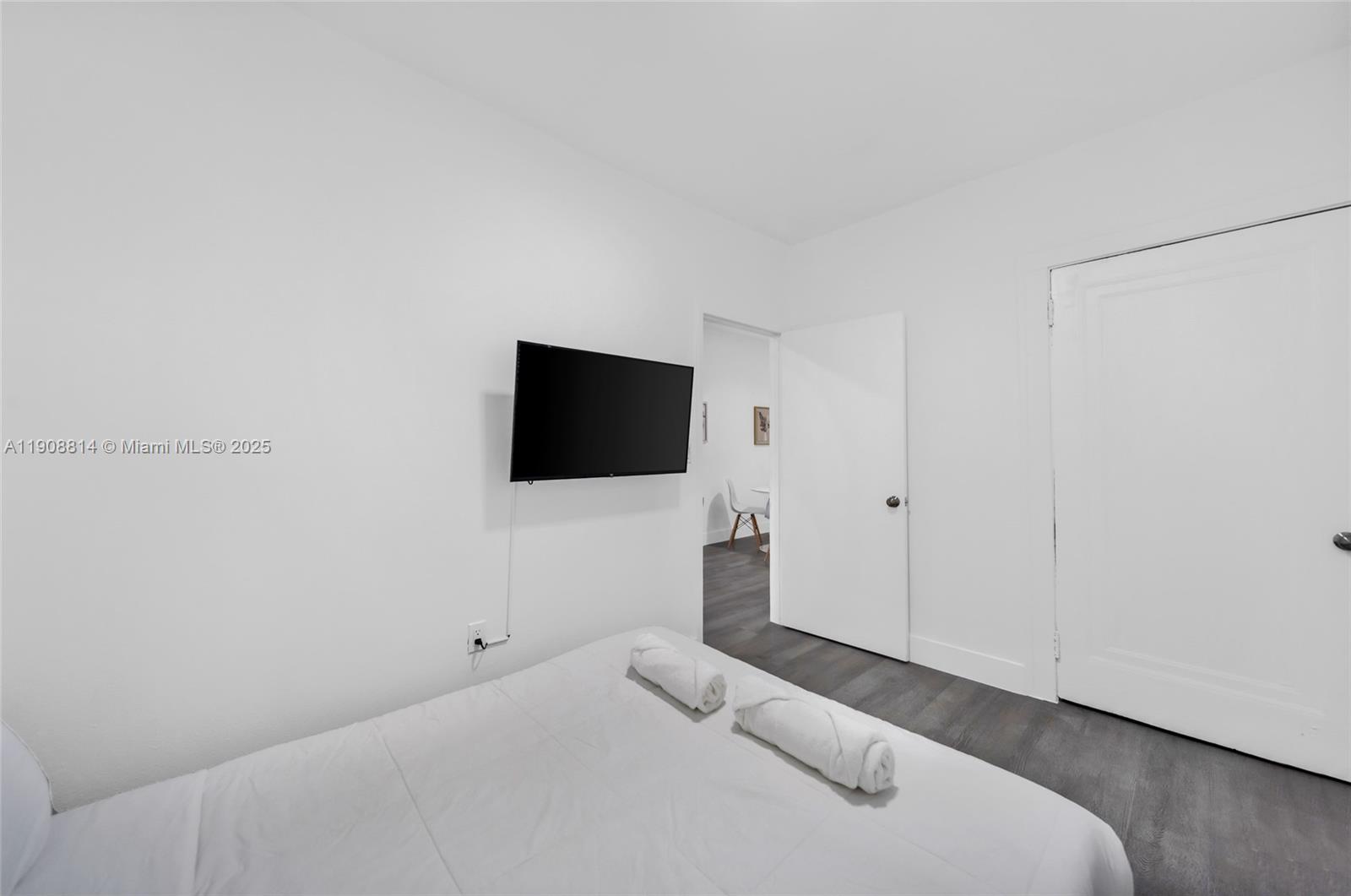 LAWRENCE ESTATE LAND CO - Residential Lease