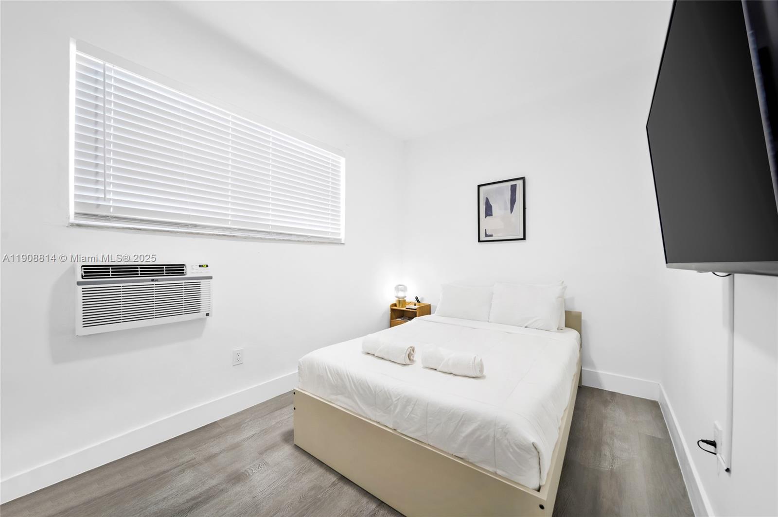 LAWRENCE ESTATE LAND CO - Residential Lease