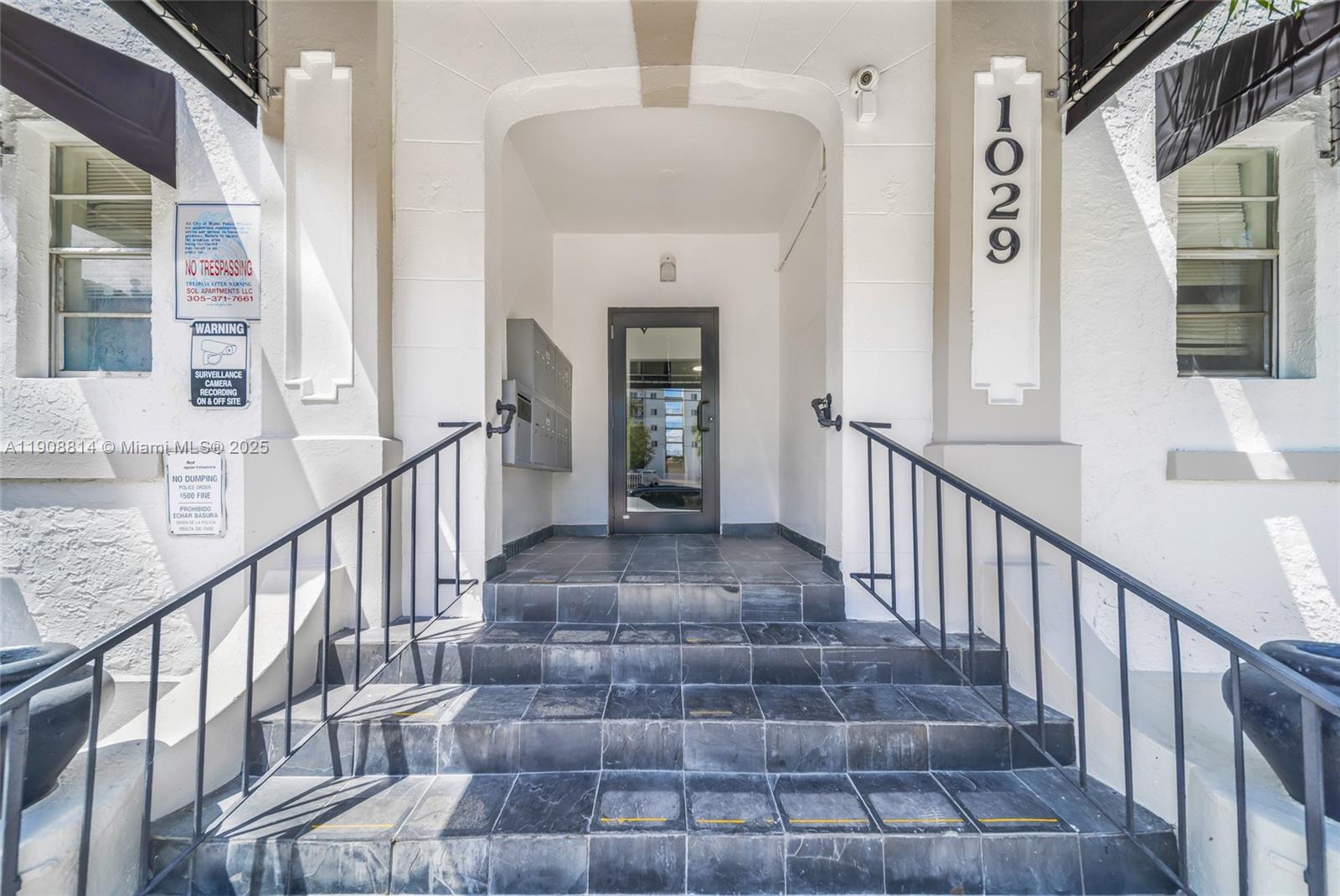 LAWRENCE ESTATE LAND CO - Residential Lease