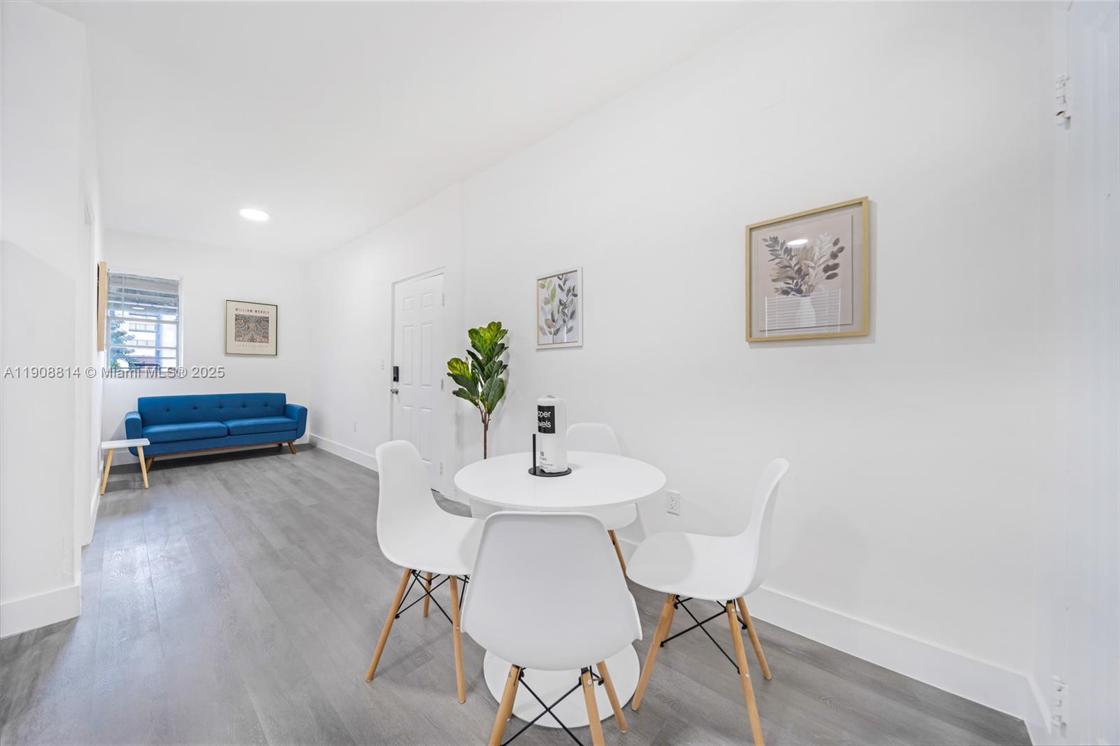 LAWRENCE ESTATE LAND CO - Residential Lease