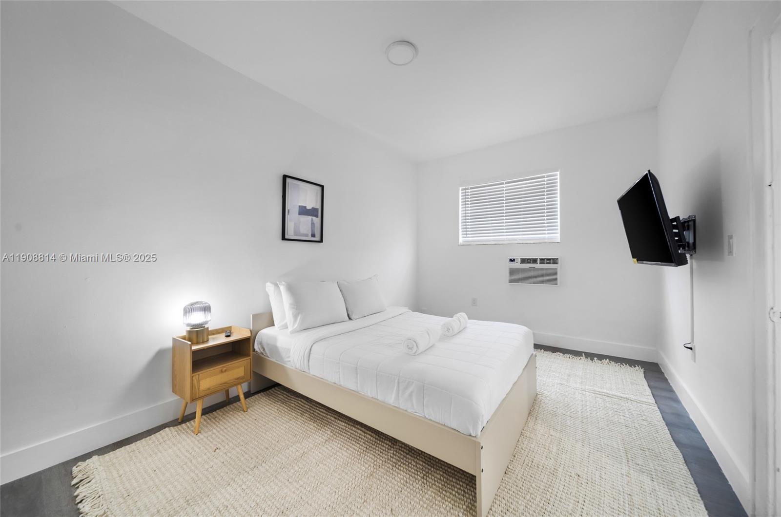 LAWRENCE ESTATE LAND CO - Residential Lease