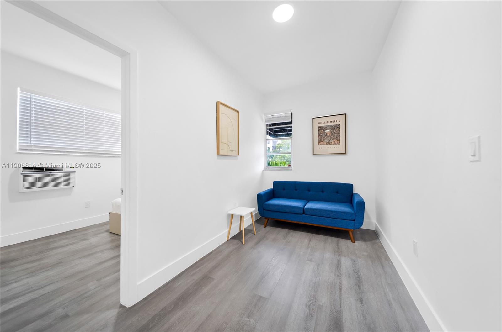 LAWRENCE ESTATE LAND CO - Residential Lease