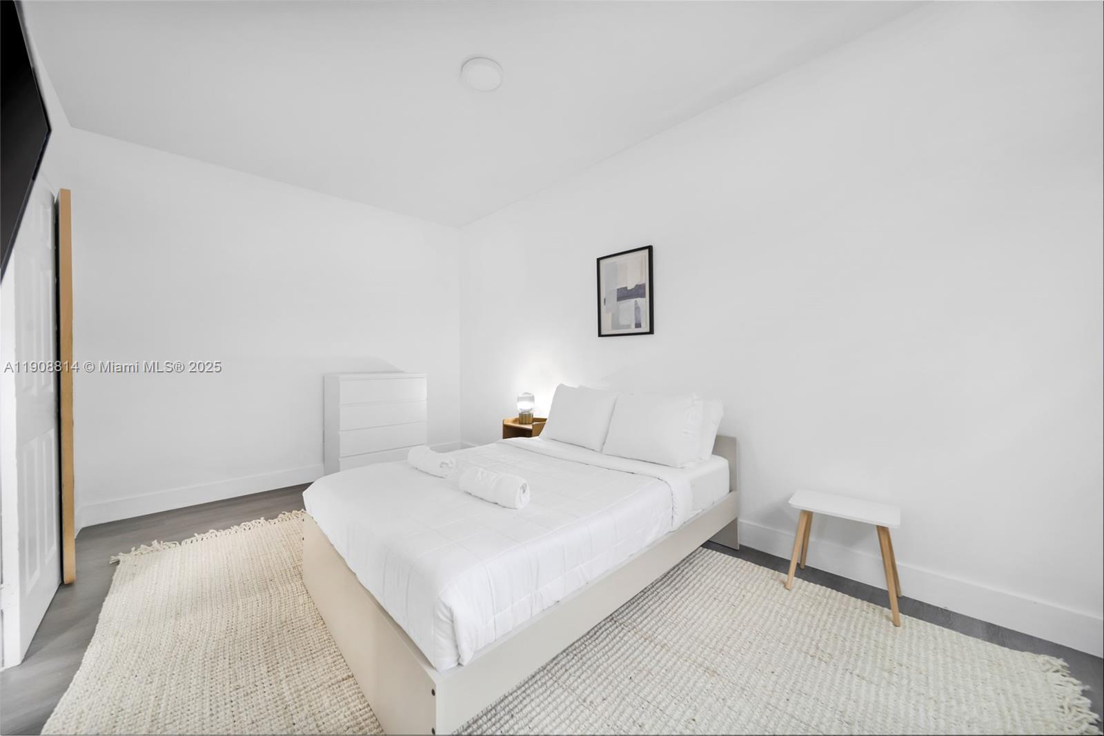 LAWRENCE ESTATE LAND CO - Residential Lease