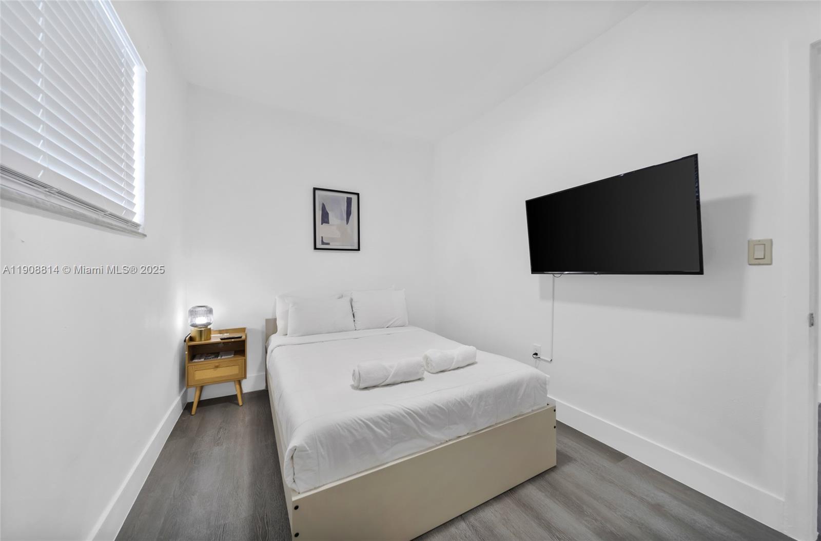 LAWRENCE ESTATE LAND CO - Residential Lease