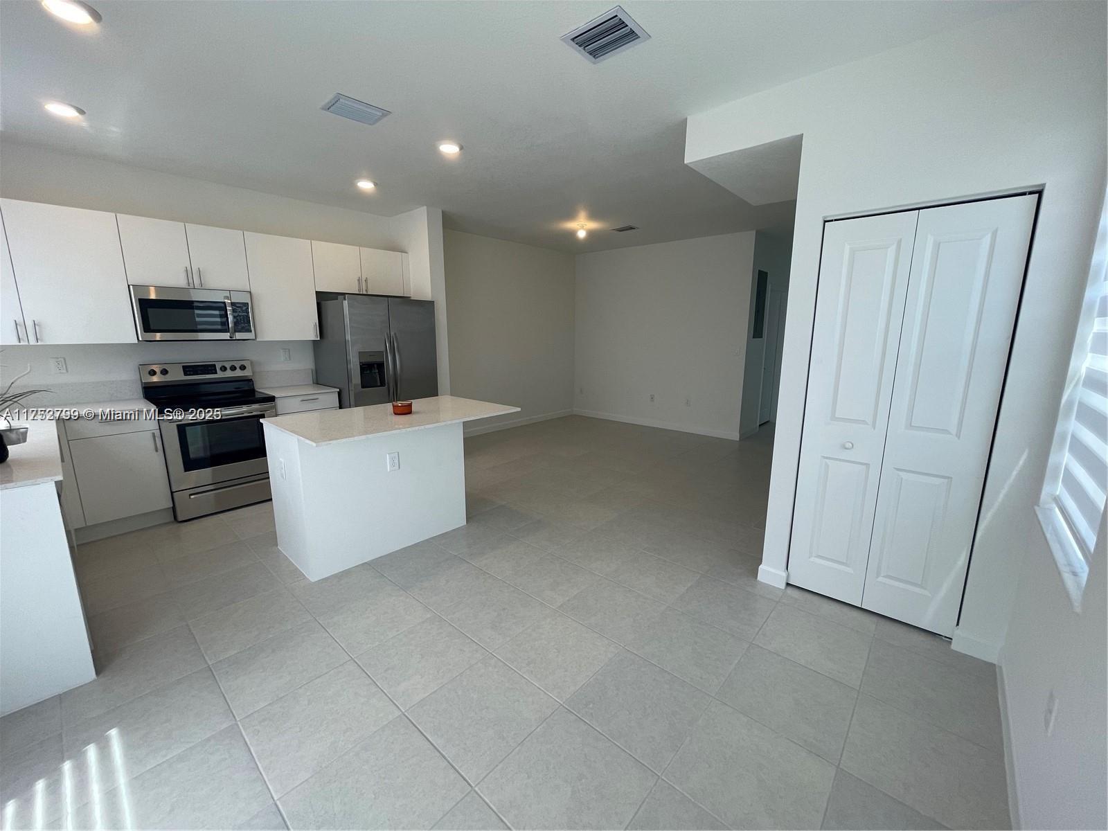 SIENNA RESERVA - Residential Lease